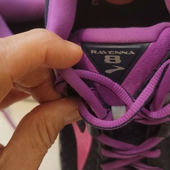 Brooks ravena running shoes size 9.5 - Picture 8 of 9